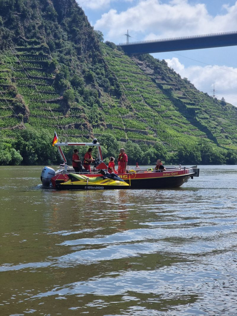 Adler Gerd mit Jet Ski